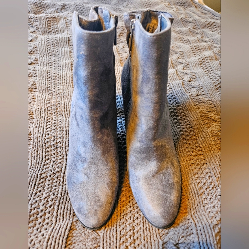 IMPO Stretch women's size 10M suede-like grey bootie
